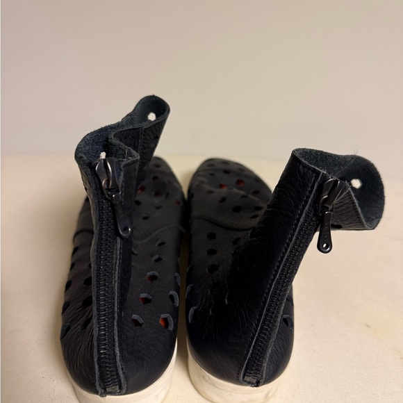 Arche Rear Zip Black Nubuck Leather Lazer Cut Women Shoes / Bootie Sz 41EU/10 US - Picture 2 of 5